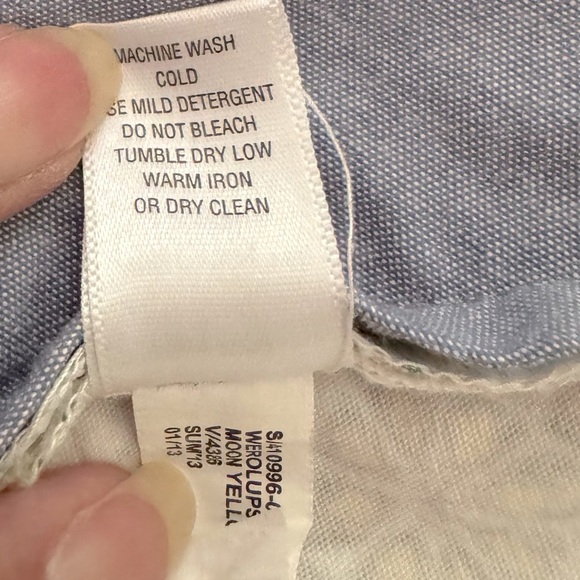 Banana Republic 6 Moon Yellow cuffed shorts. Werdo Luped w/geographic designs. - Picture 15 of 15